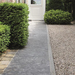 Flamed and brushed vietnamese bluestone (natural stone) realisation