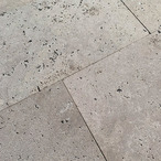 Sablé travertin gris (pierre naturelle) vue latérale